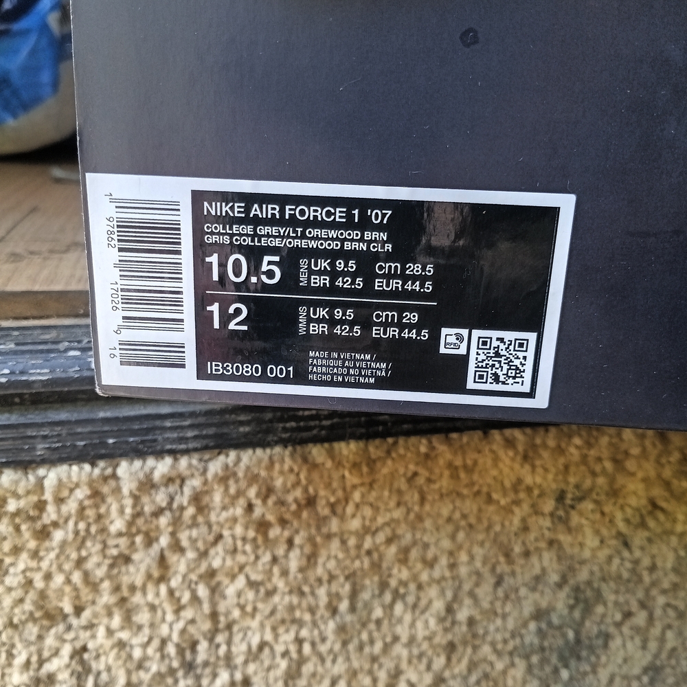 Men's Size 10.5 Nikes NIB - Picture 3 of 6